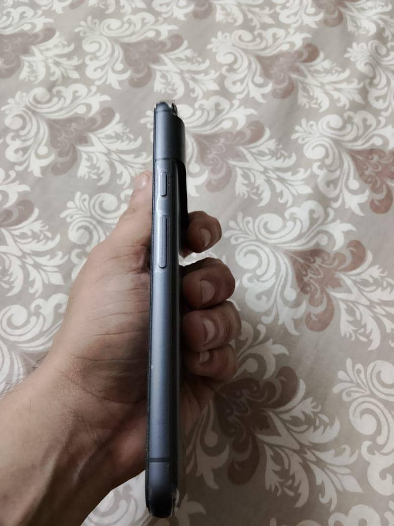 Google Pixel 8 4
