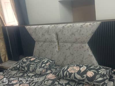 bed set with dressing table