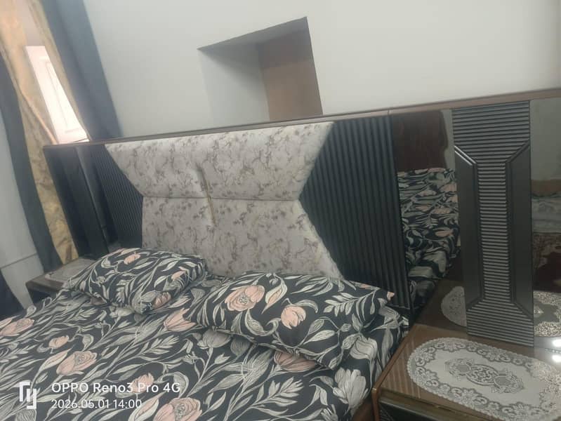 bed set with dressing table 1