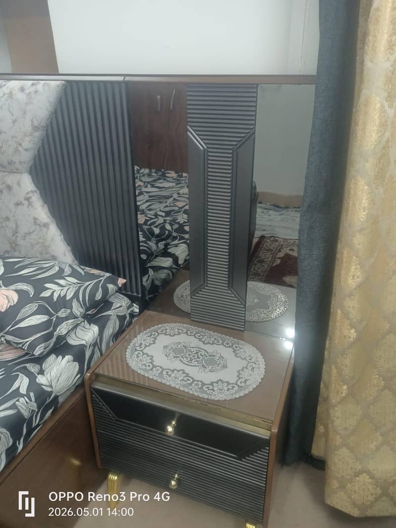 bed set with dressing table 2
