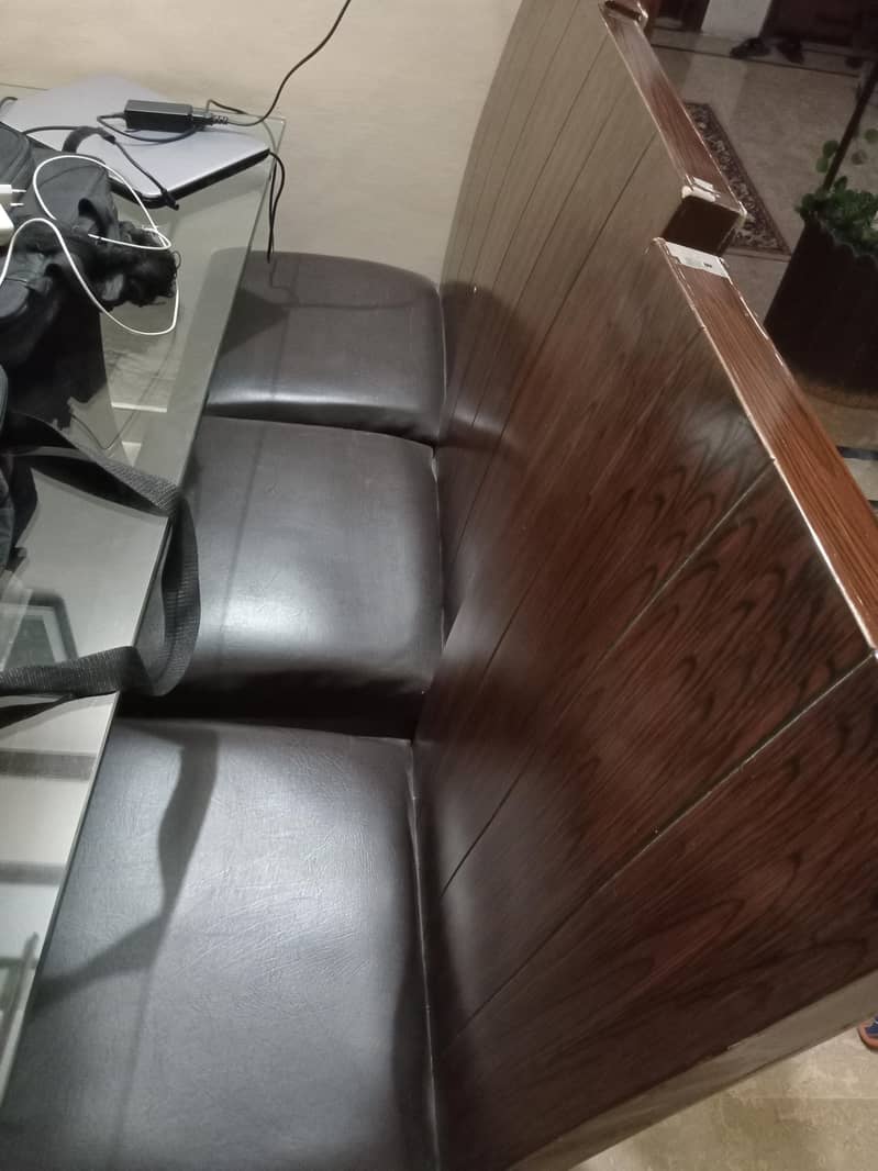 Dining tables 3