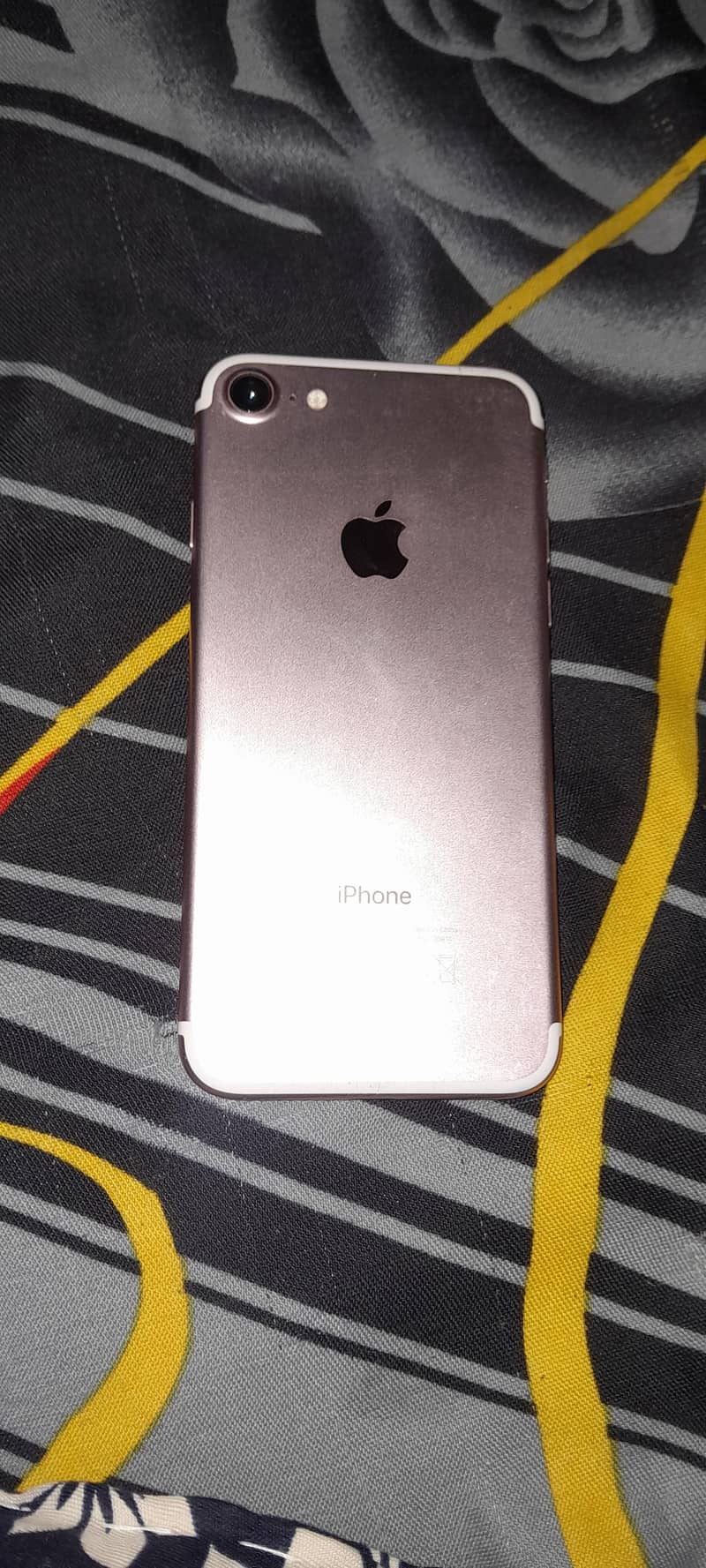 Apple iPhone 7 2