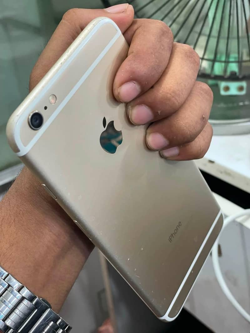 Apple iPhone 6S Plus 0