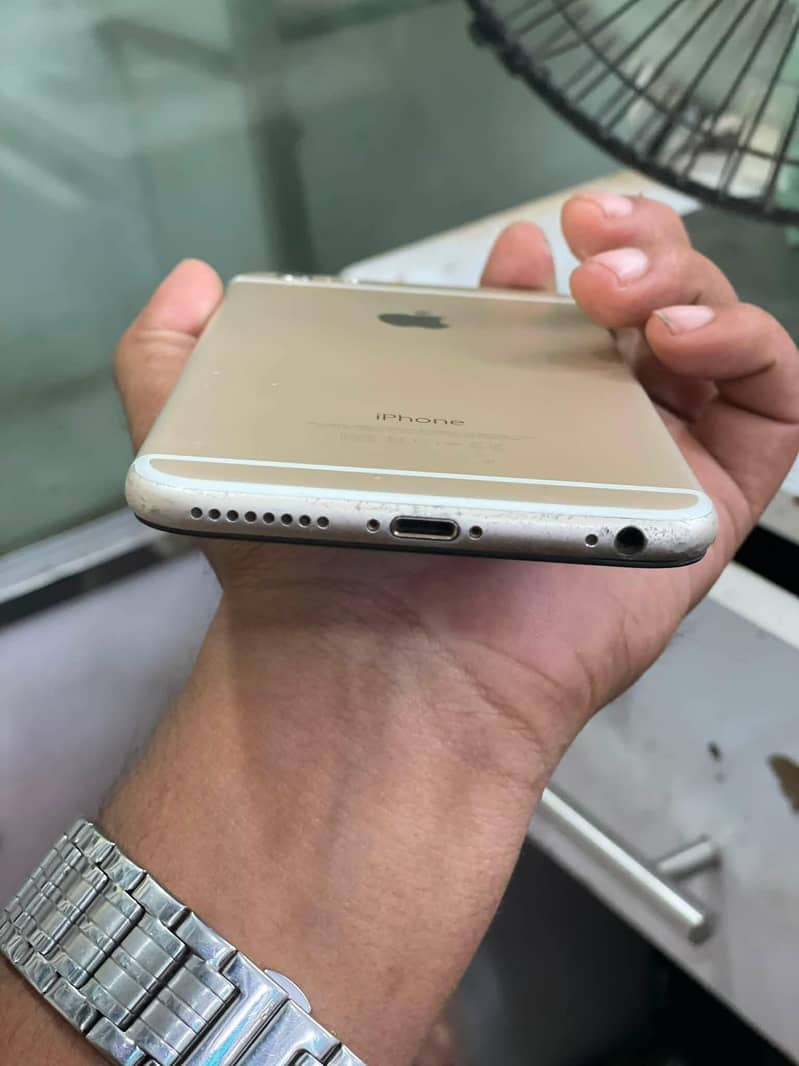 Apple iPhone 6S Plus 2