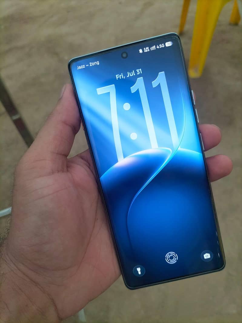 Tecno CAMON 40 Pro 1