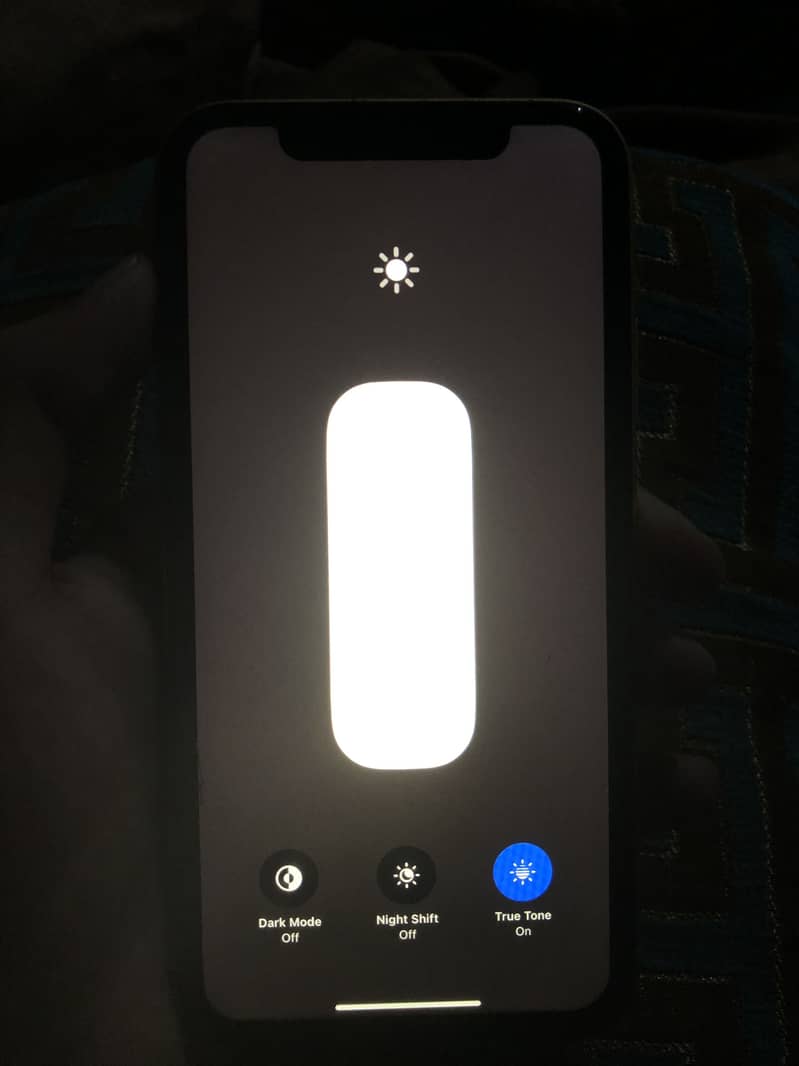 iPhone XR 1