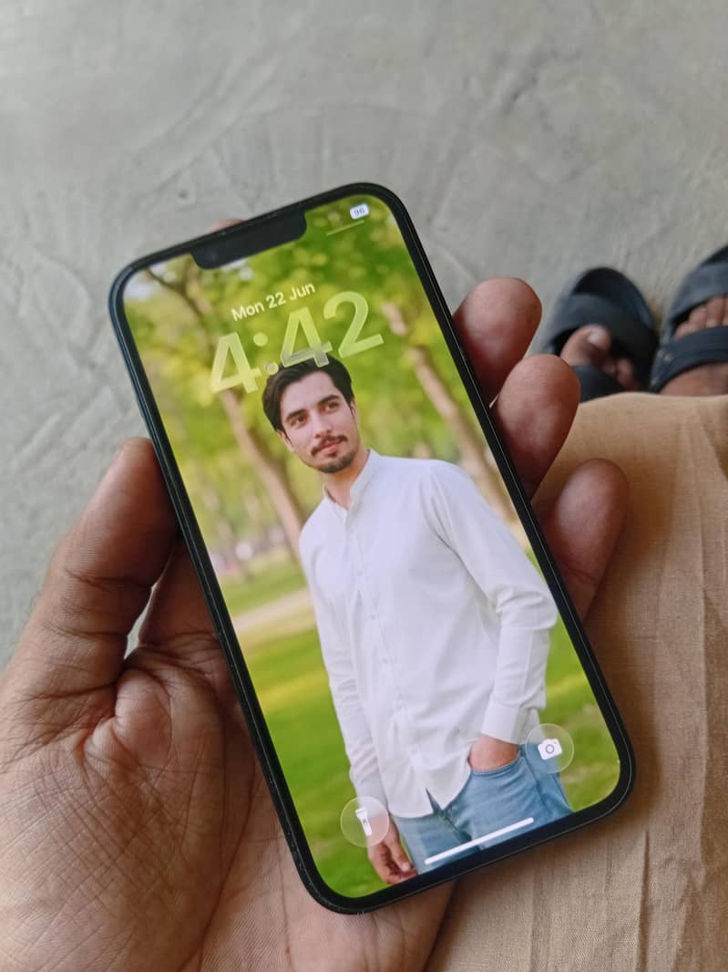 IPhone 14 3