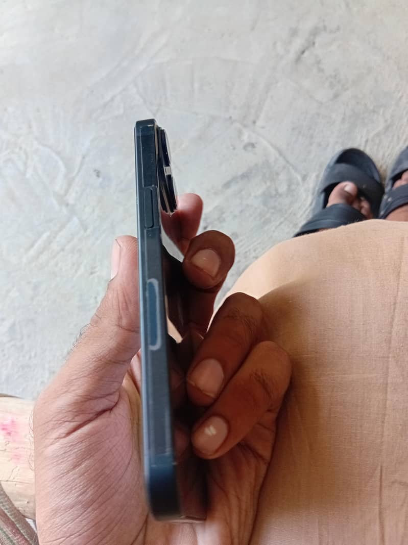 IPhone 14 4