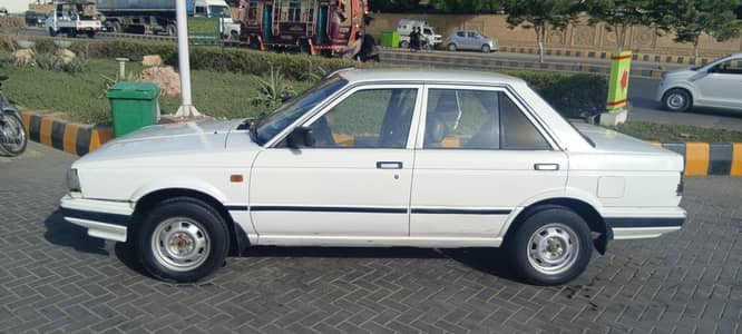 Nissan Sunny 1988 B12