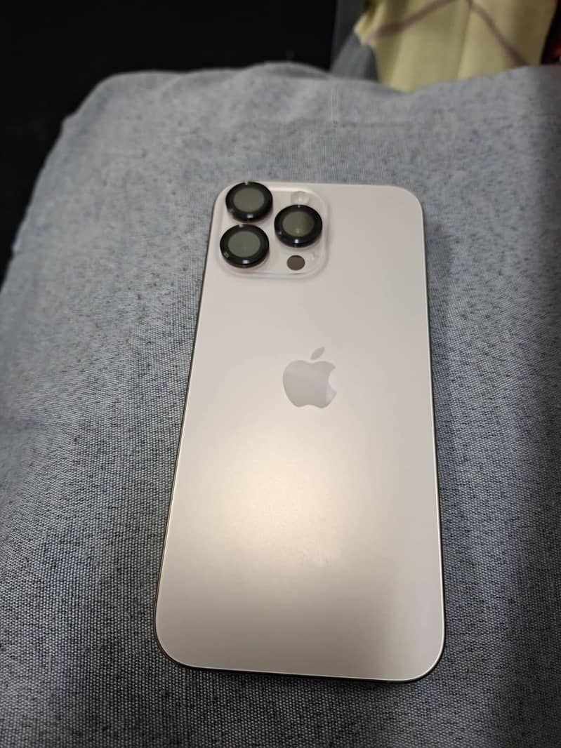 Apple iPhone 16 Pro Max 0