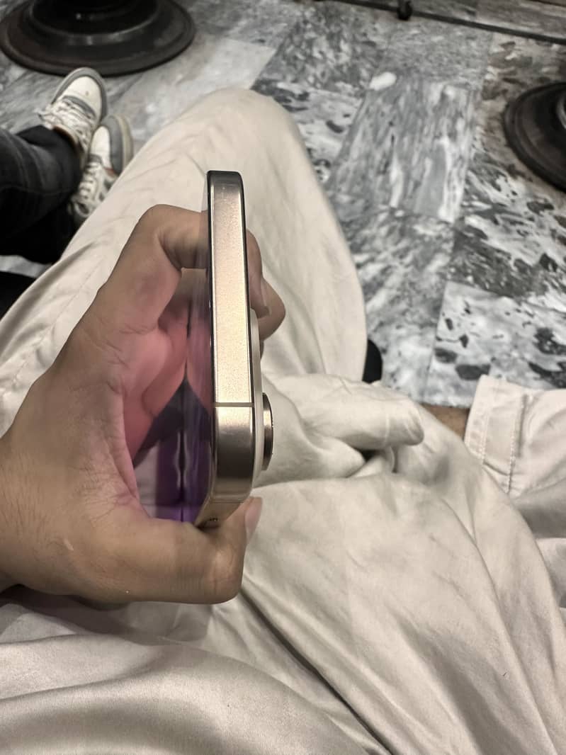 iPhone 16 pro max 1