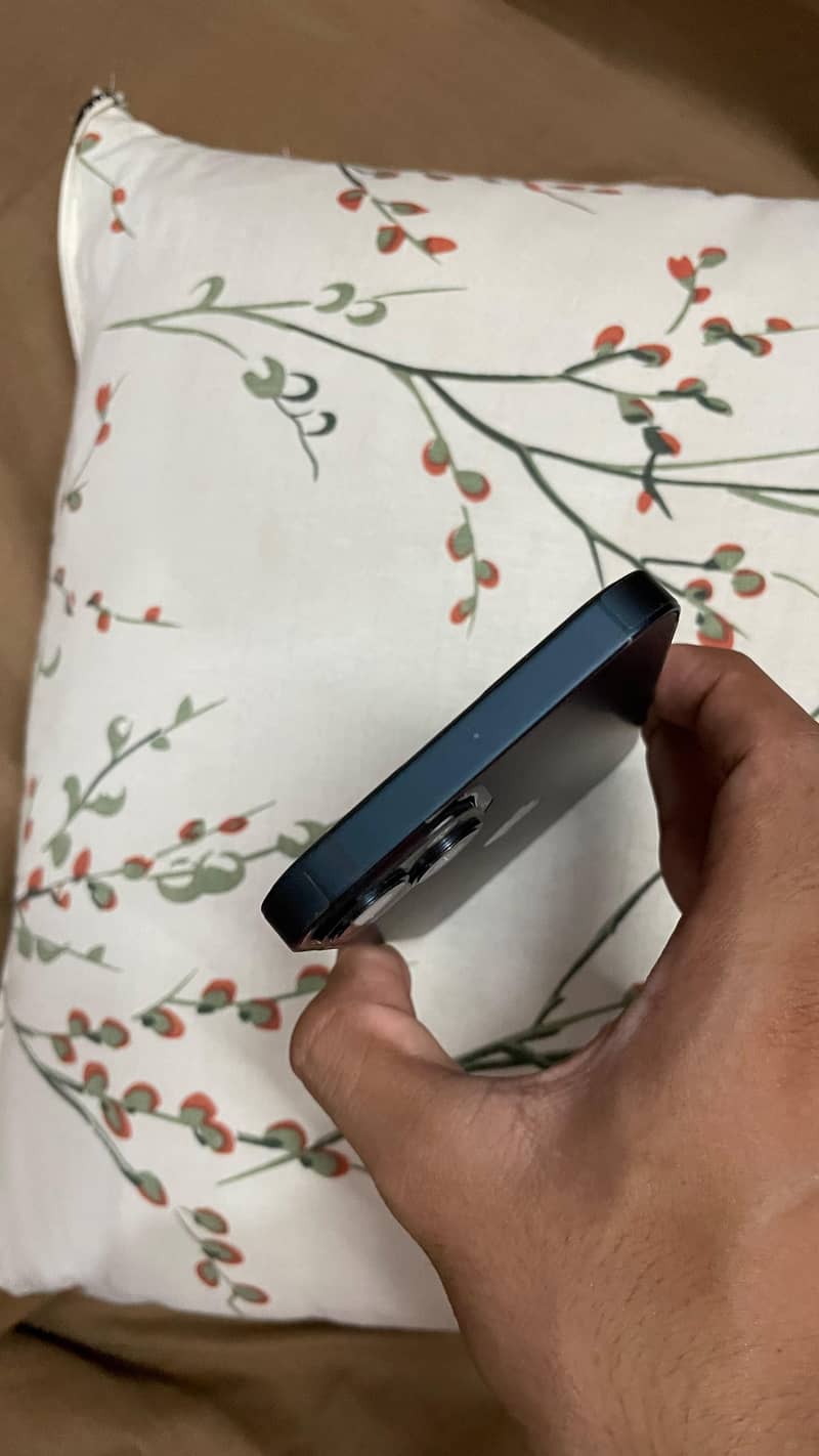 iPhone 13 2