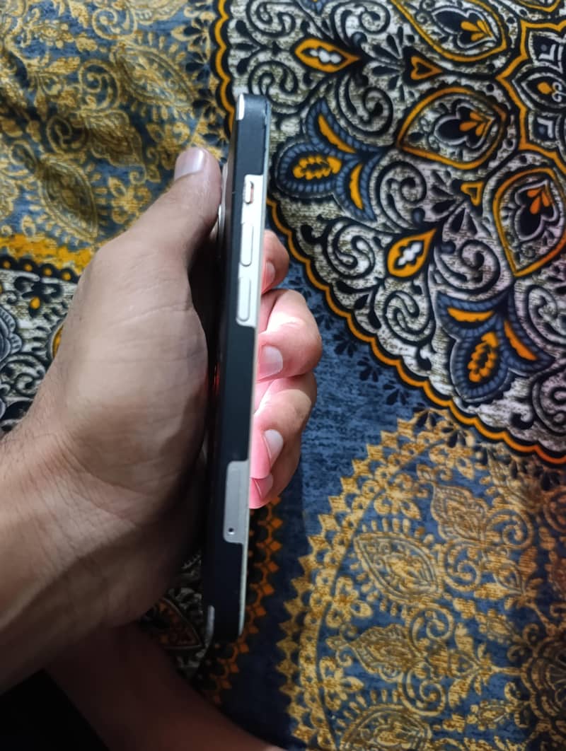 Apple iPhone 13 3