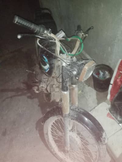 hi speed bike 2009 engine ok bike  m koi Kam nhi ha lo or chalao