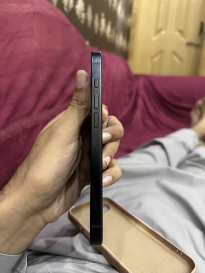 Apple iPhone 16e