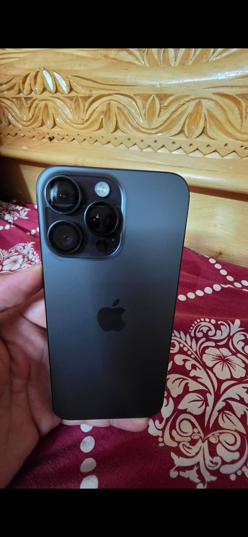 Apple iPhone 15 Pro Max 2