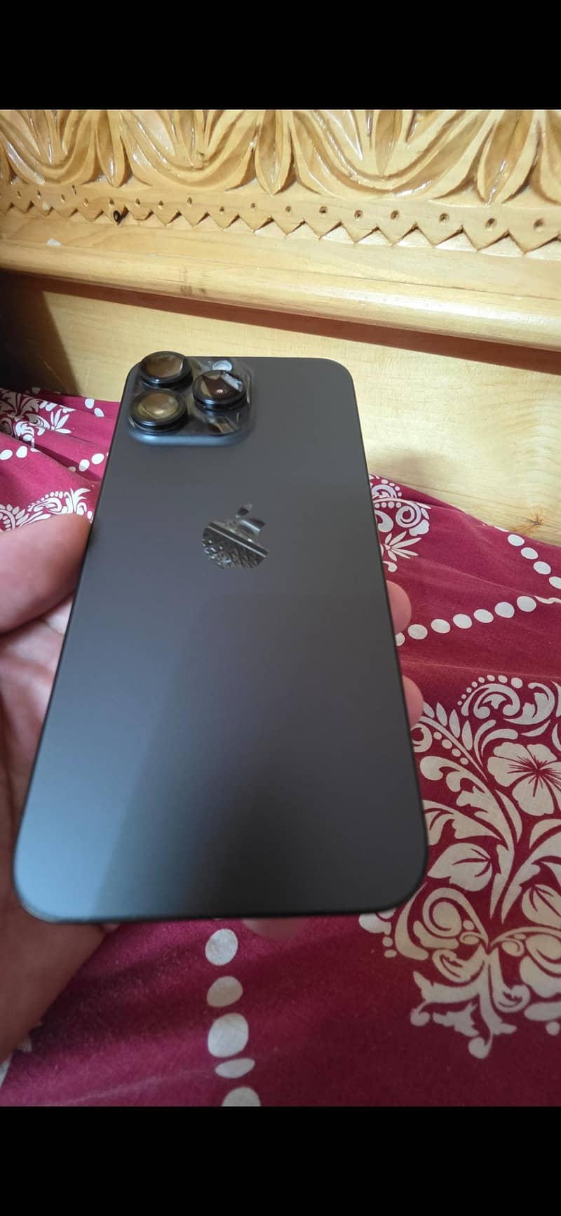 Apple iPhone 15 Pro Max 3