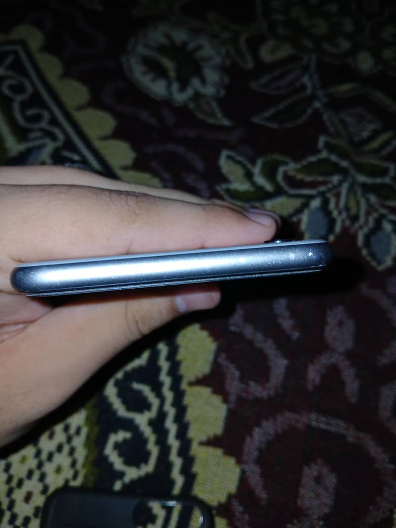 Apple iPhone 6 Plus 3