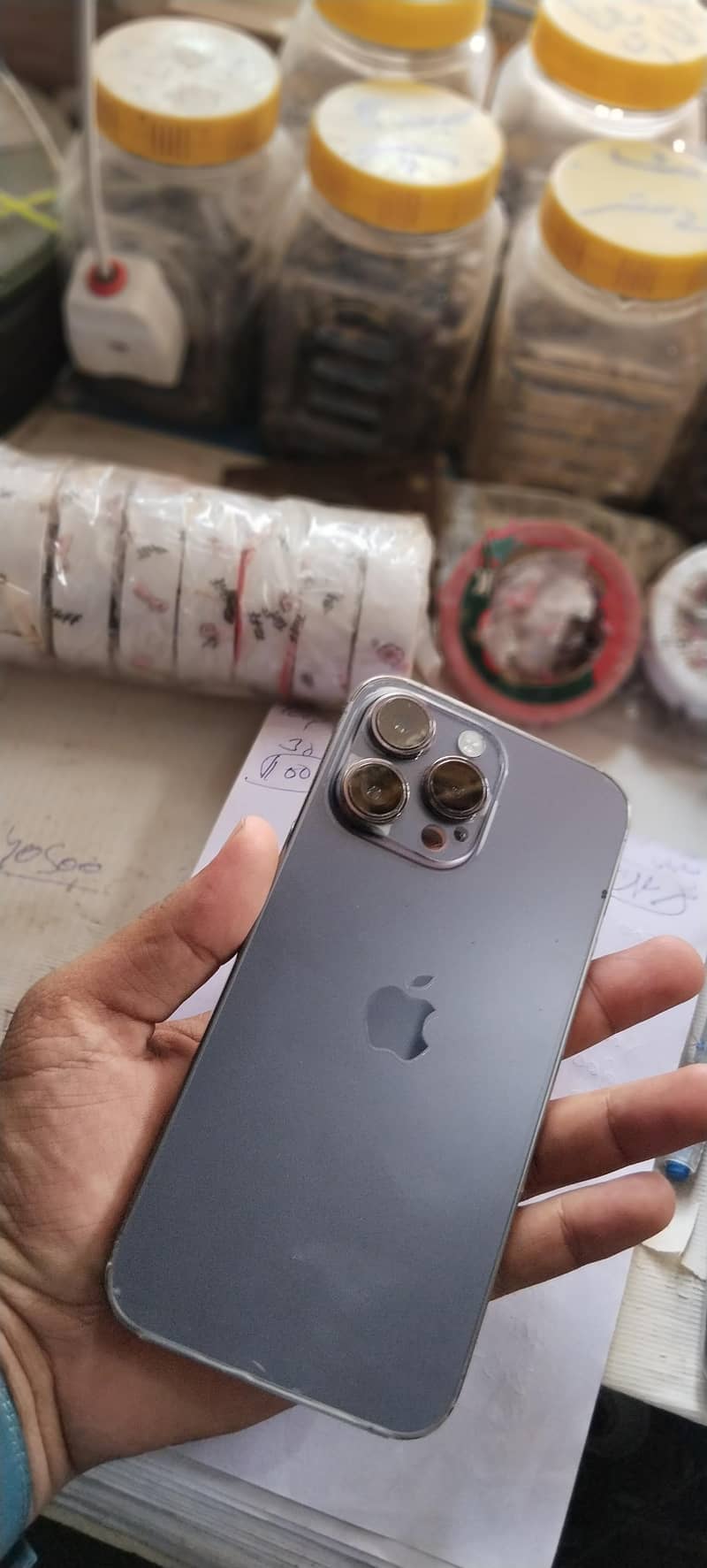 Apple iPhone 14 Pro Max 0
