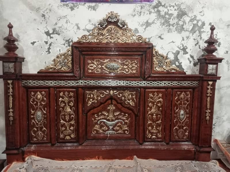 Bed,side tables and Dressing 0