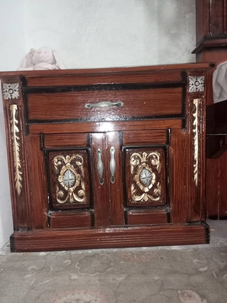 Bed,side tables and Dressing 2