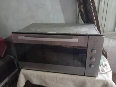 LARGE SIZE EXCELLENT CONDITION OVEN