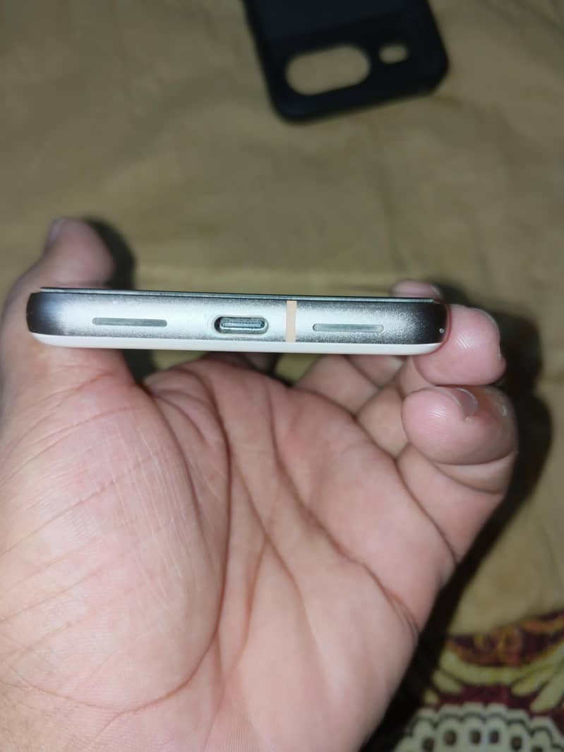 Google Pixel 8 2