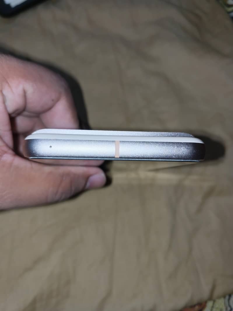 Google Pixel 8 5