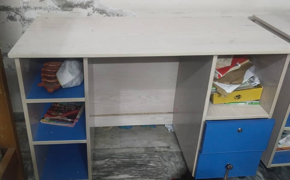 Kids Study Table (Full length) 1