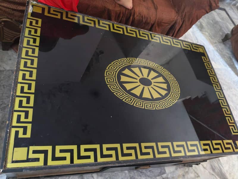 Good condition table 1