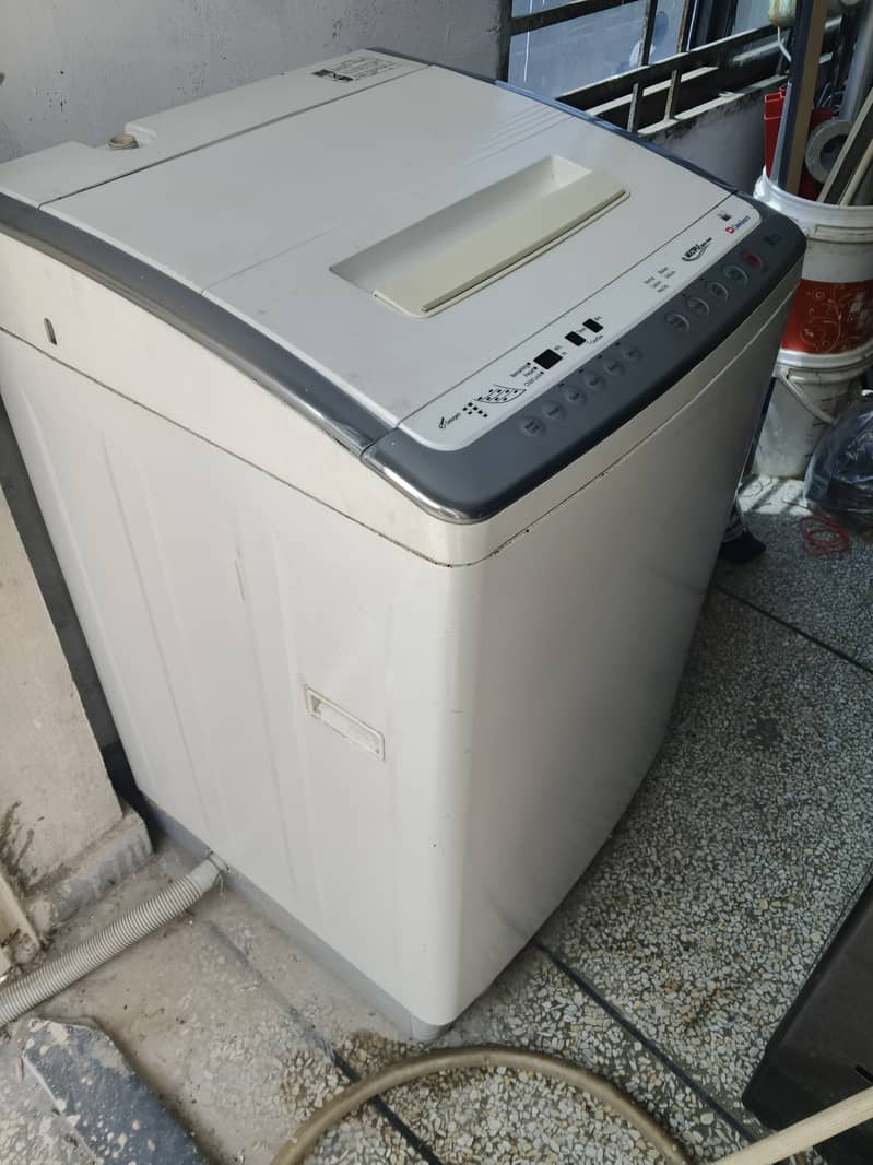 Dawlance Automatic Washing Machine 1
