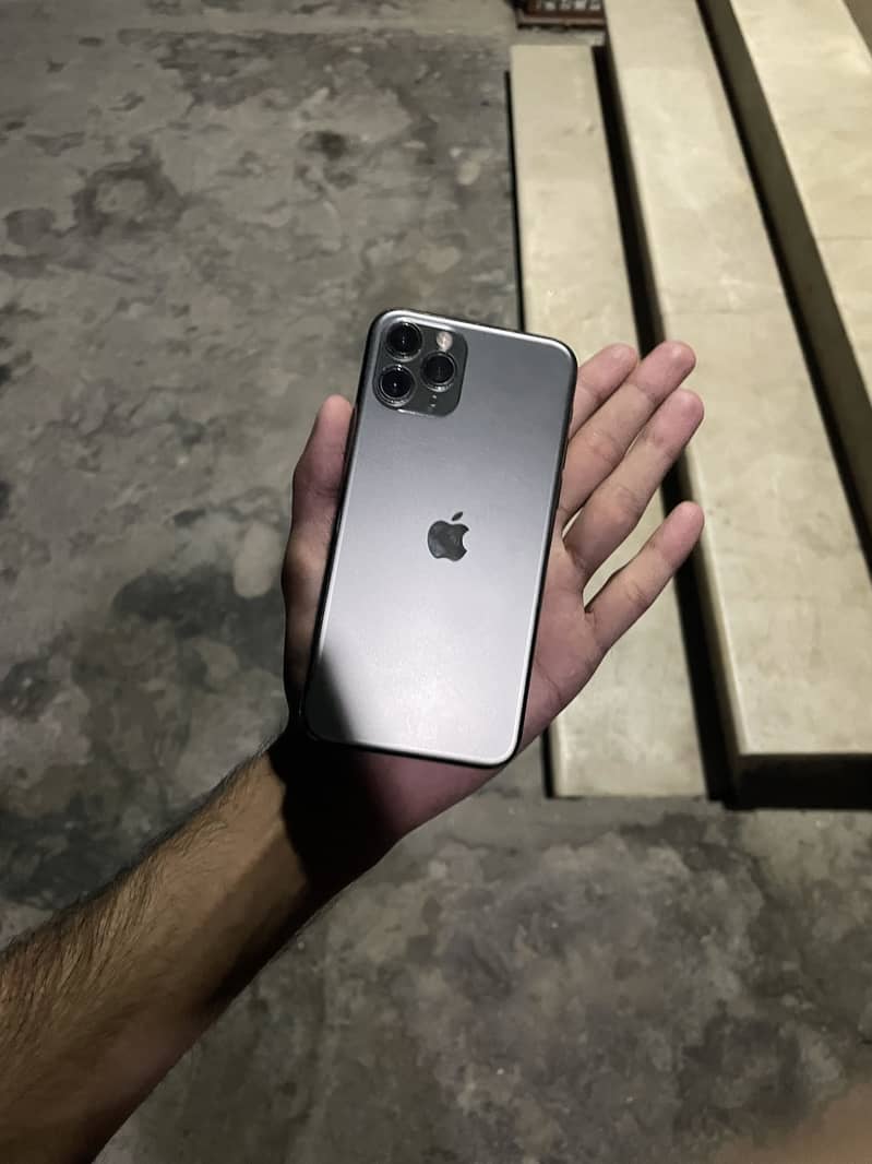 Apple iPhone 11 Pro 1