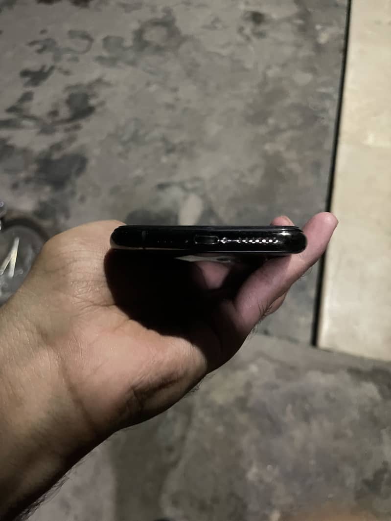 Apple iPhone 11 Pro 3