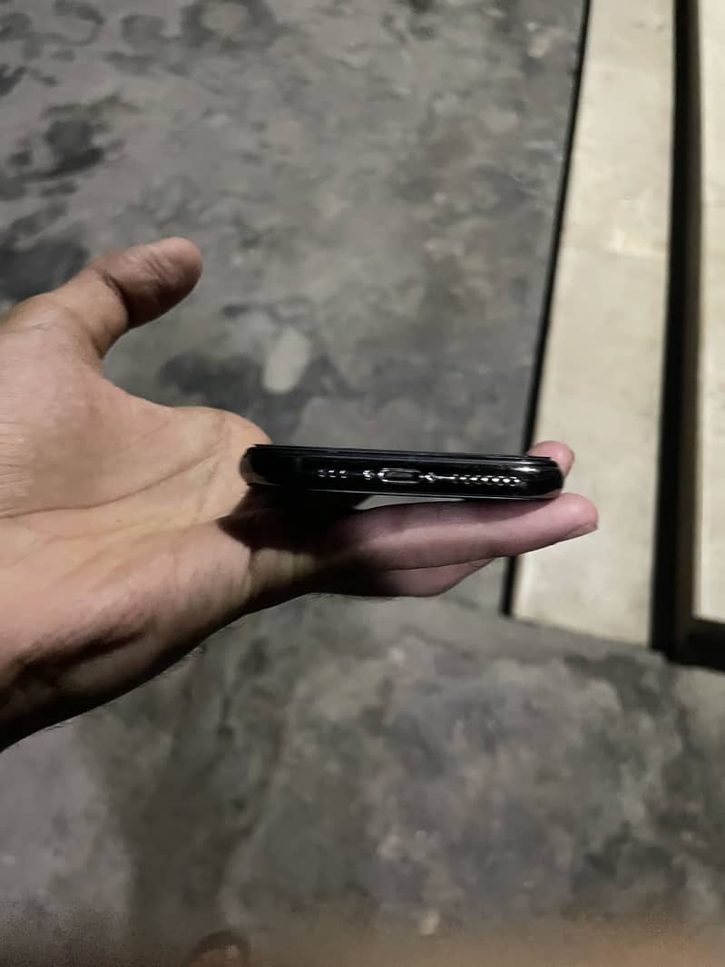 Apple iPhone 11 Pro 7