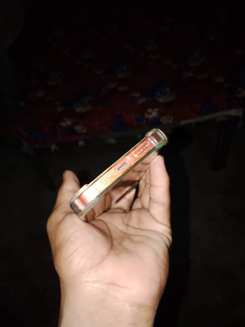 Apple iPhone 12 mini 7