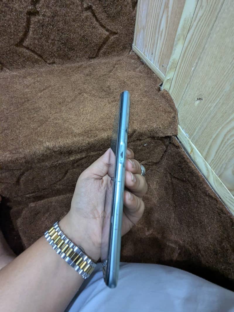 OPPO A76 1
