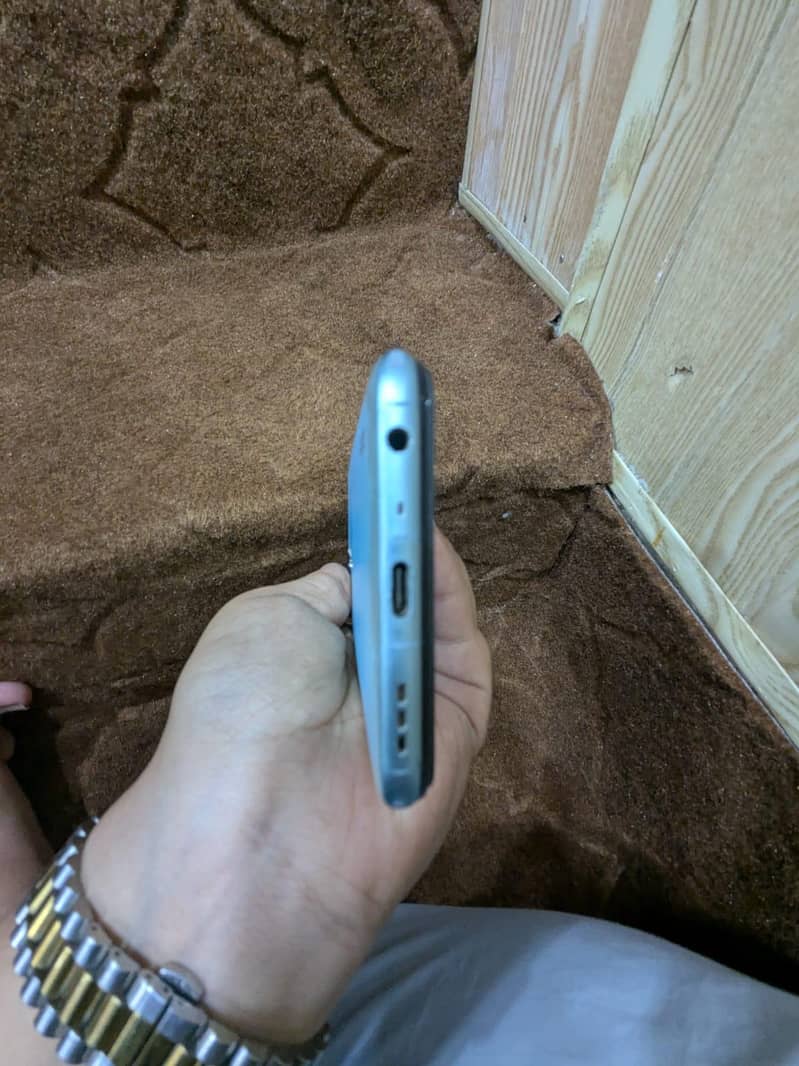 OPPO A76 3