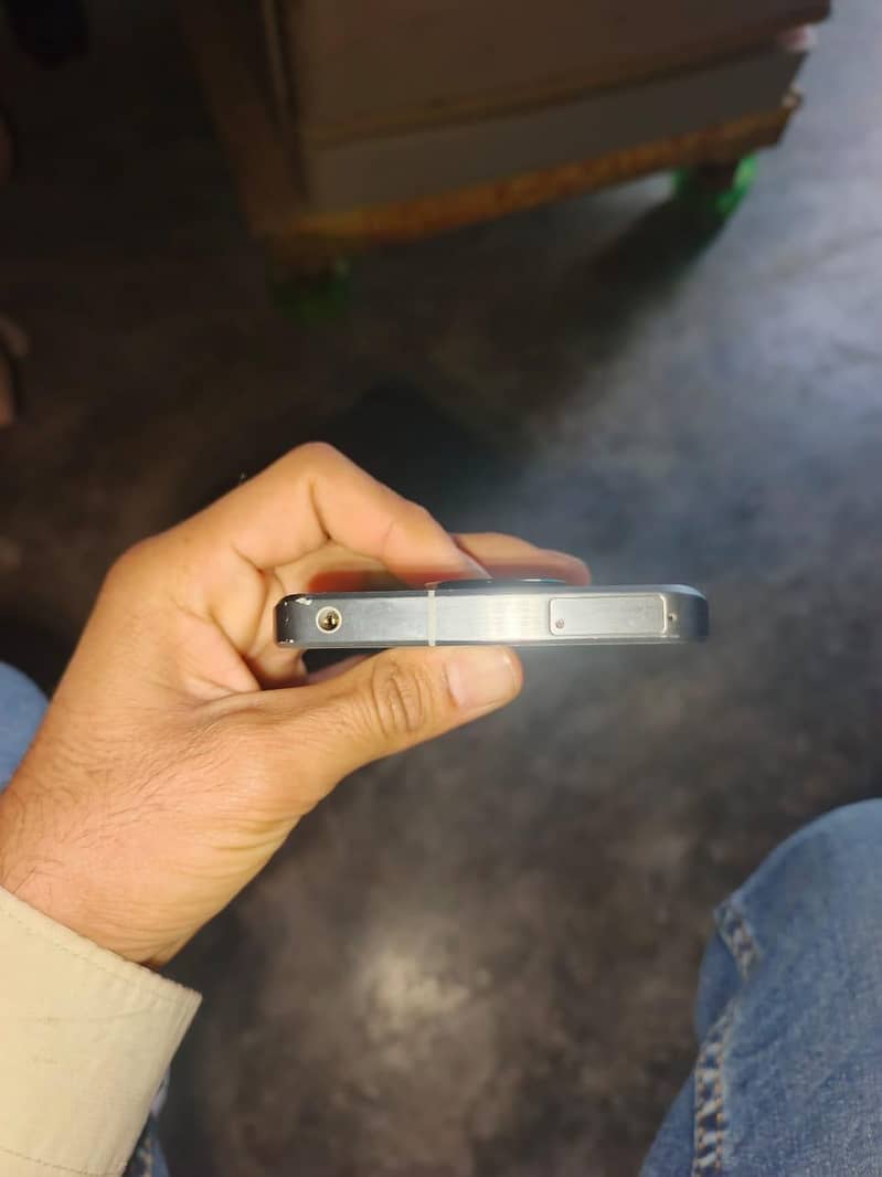 Sharp Aquos Sense7 2