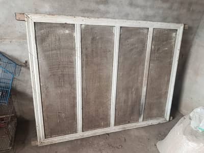 Solid wooden window