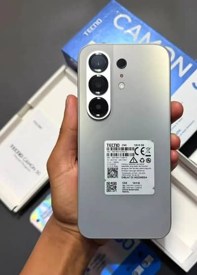 Tecno comon 50 pro 12/256 urgent sale 11 months warranty  0305=3807856