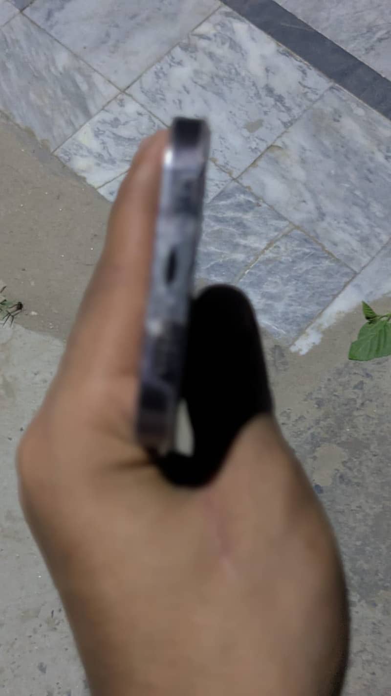 Apple iPhone 14 Pro 2