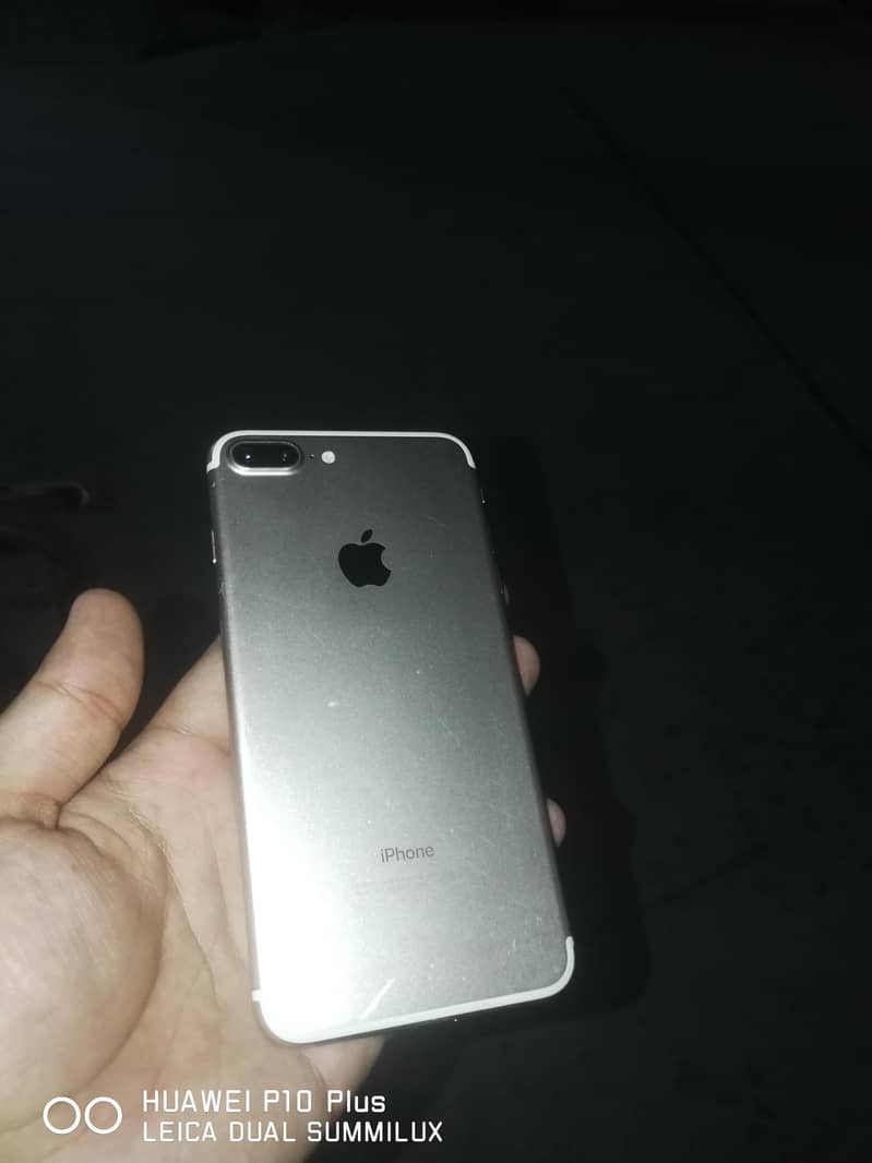 Apple iPhone 7 Plus 0