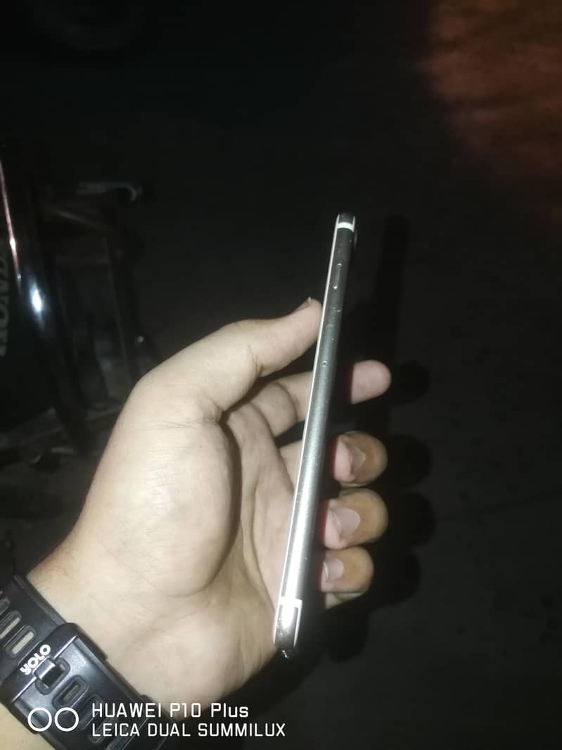 Apple iPhone 7 Plus 1