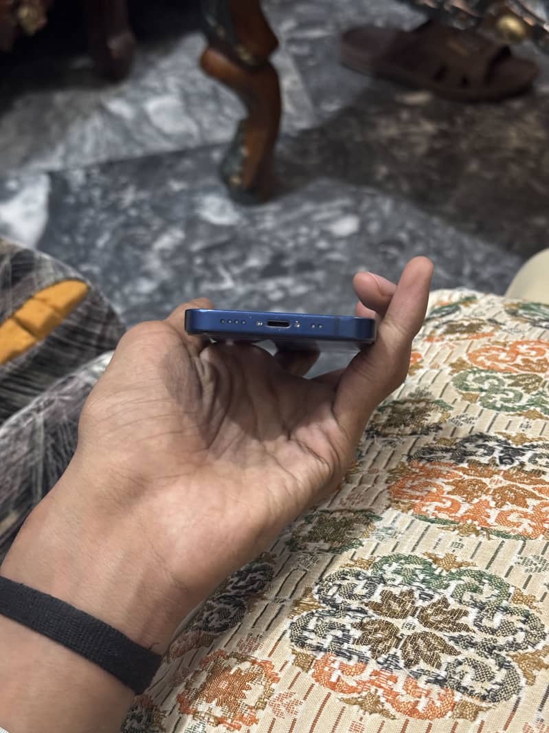 Apple iPhone 12 mini 2