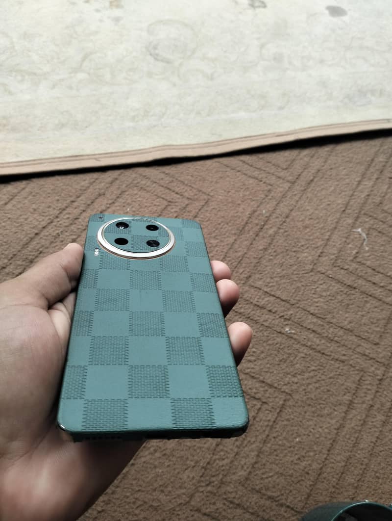 Tecno CAMON 30 2