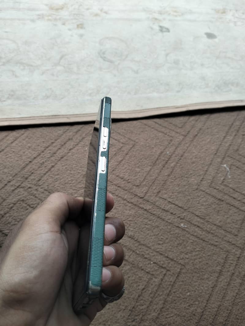 Tecno CAMON 30 7