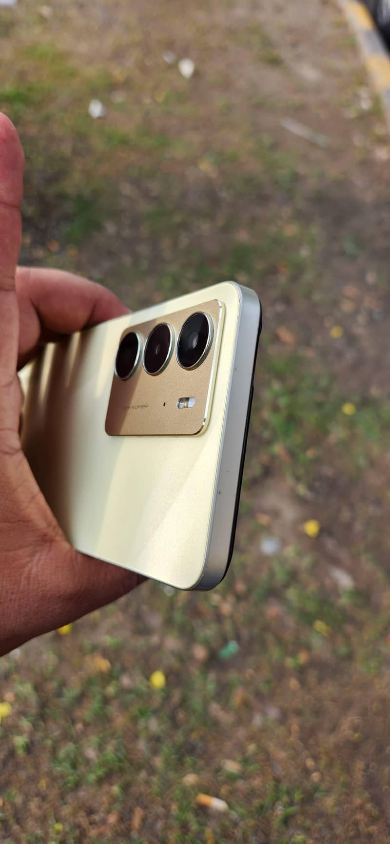 Realme C75 1