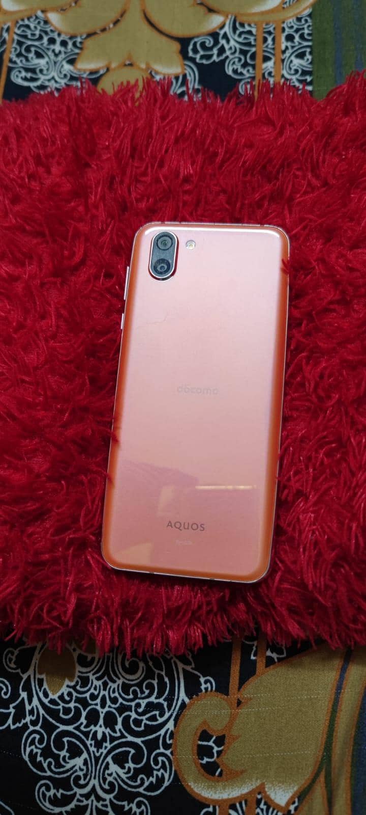 Sharp Aquos R2 6