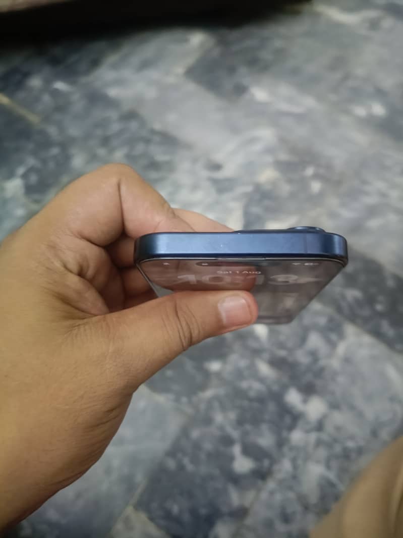 IPhone 15 pro 3
