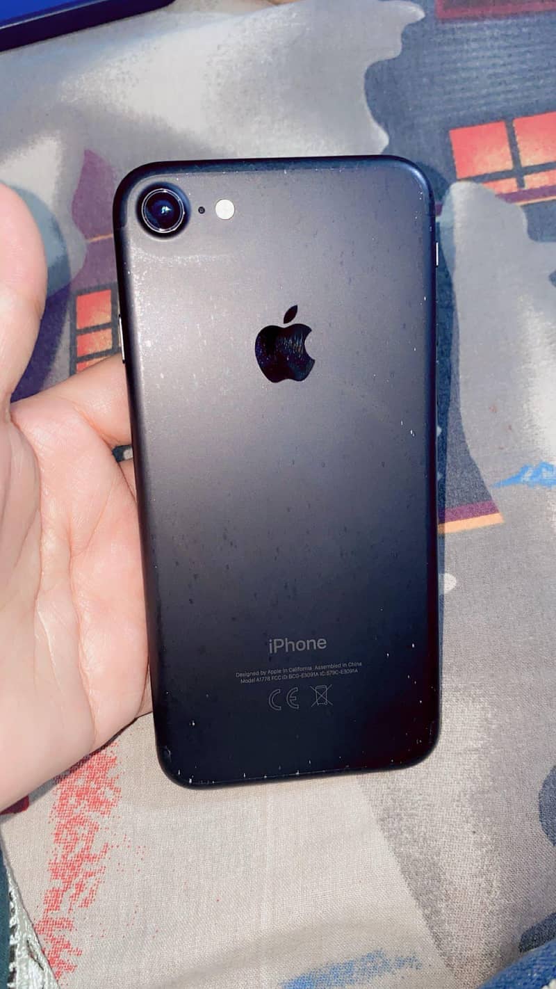 Apple iPhone 7 1